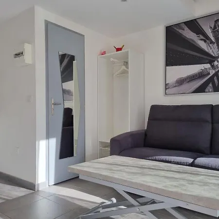 Appartement Avec Mezzanine Et Terrasse *